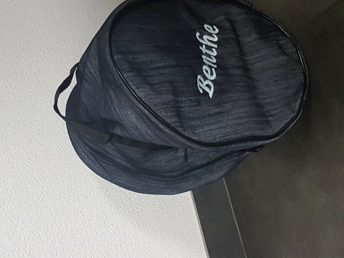 paarden kado artikelen ( cap tas - laarzentas - hoofdsteltas enz...)