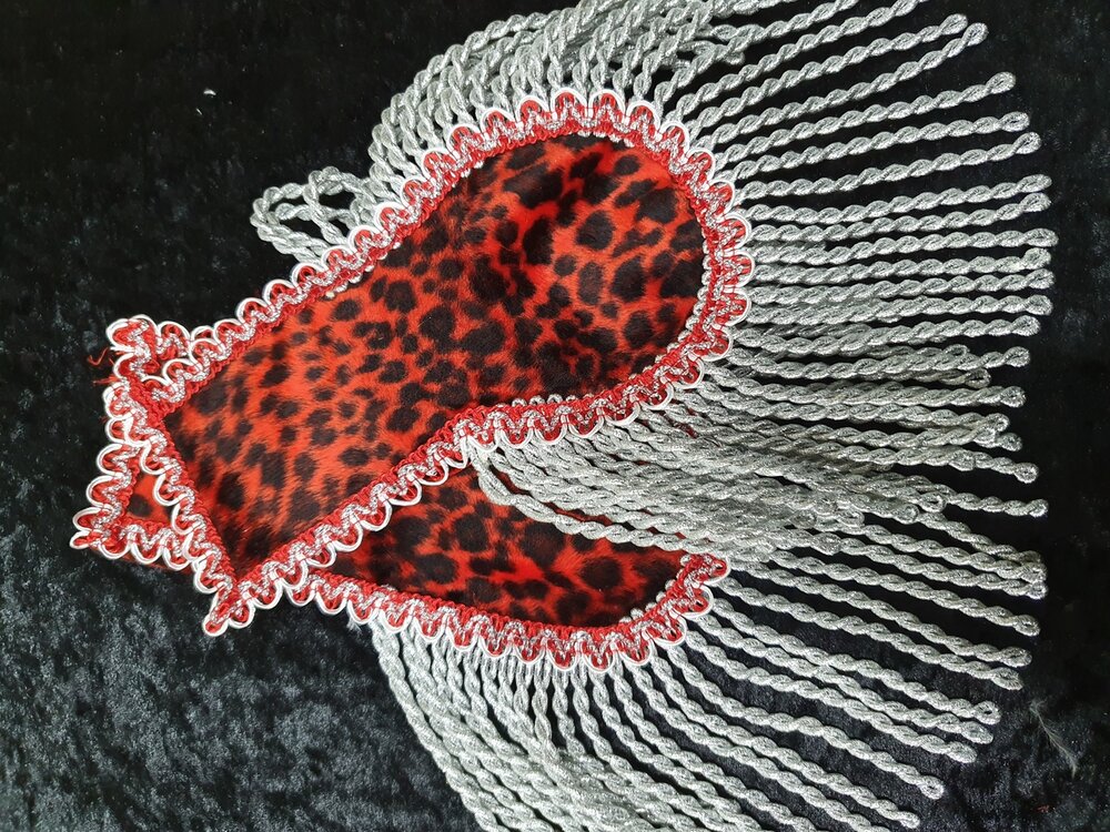 Epauletten in rood panterprint  zilver