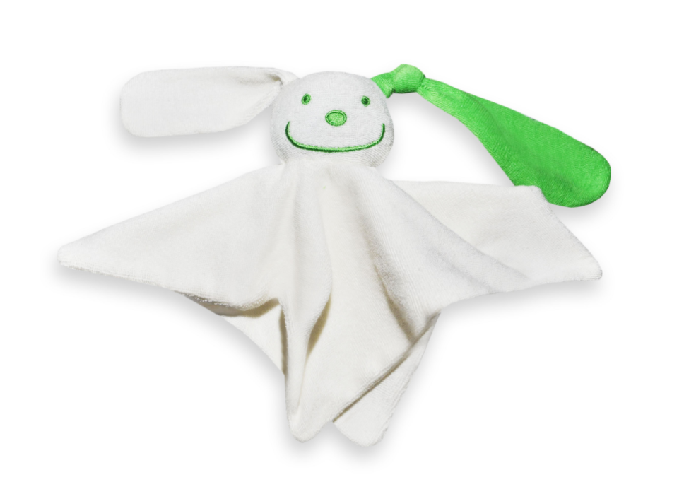 tutpopje ecru met groen oor met naam geborduurd