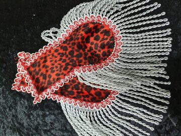Epauletten in rood panterprint  zilver