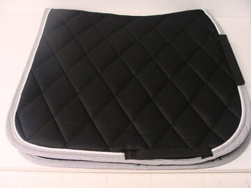 Paardendekjes met naam of logo geborduurd